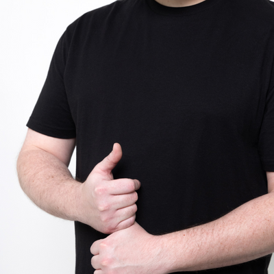 Schwarzes T-Shirt mit Rundhals