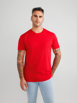 Roter Rundhalsausschnitt