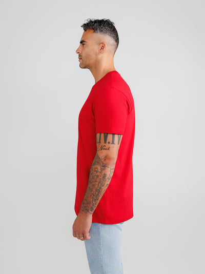 Roter Rundhalsausschnitt