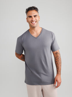 Dunkelgraue V-Ausschnitt T-Shirts